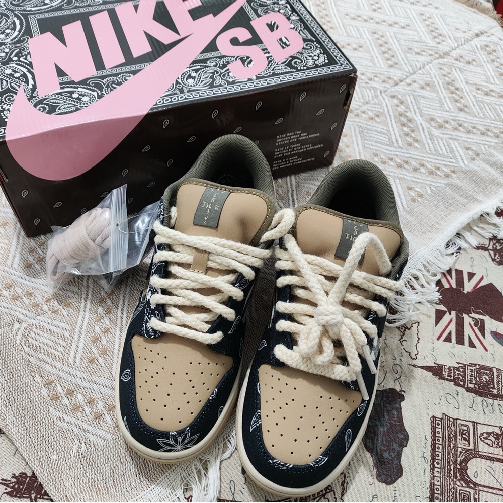 Nike SB Dunk Bandana Pattern Plaid Panel Sneakers